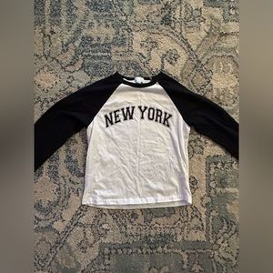 black and white long sleeve (new york) crop top